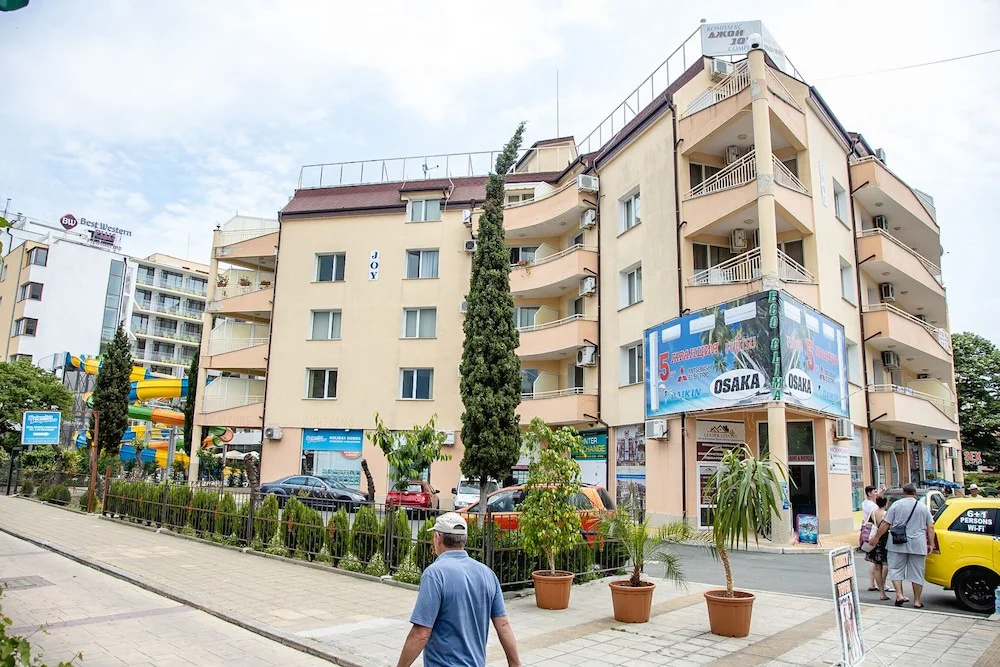 FM Premium 1-BDR Apartment with Parking - Azure Joy