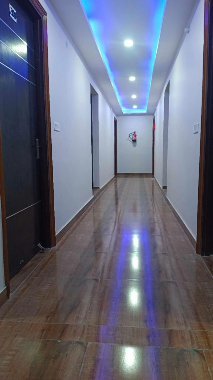 Hotel O Sky Hills Near Chaudhary Charan Singh International Airport