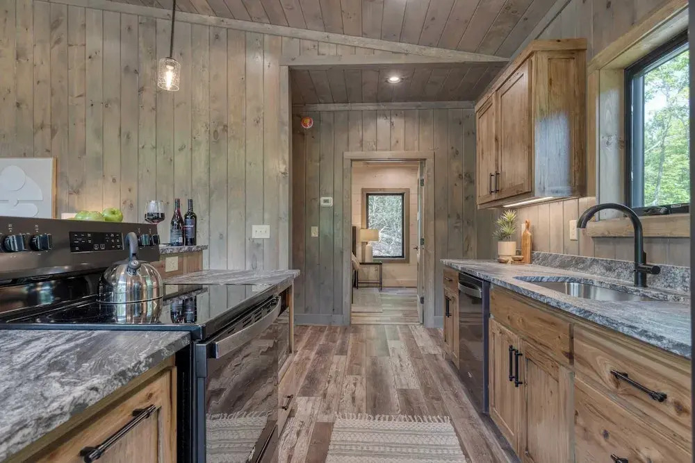 Luxe Cabin w/ Hot Tub, Views & Game Room Sleeps 10 Do Good Holler by Avantstay