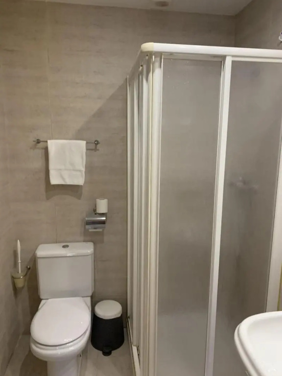 HOSTAL BURGALES