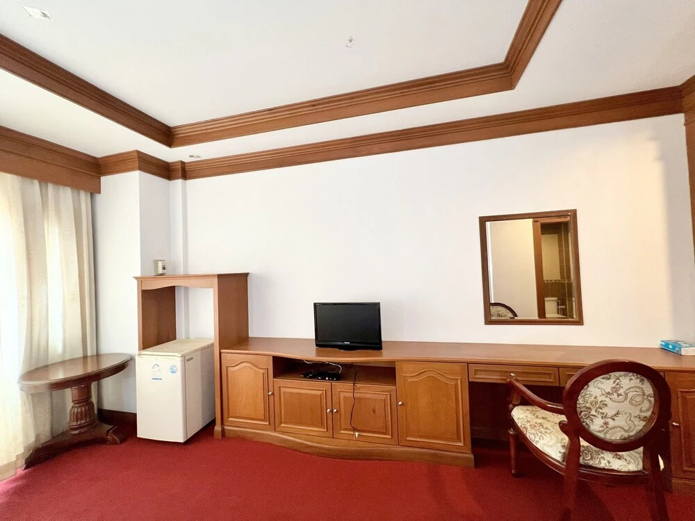 Naya Park View Hotel