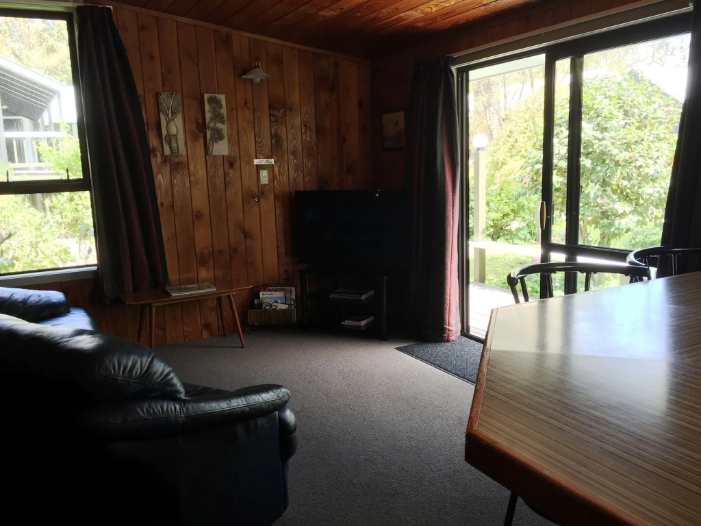 Sportmans Lodge