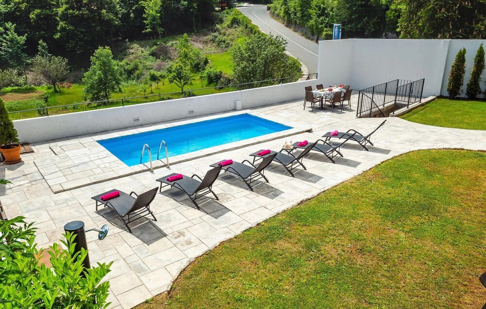 Nice Home in Veprinac with Outdoor Swimming Pool, Hot Tub & 5 Bedrooms
