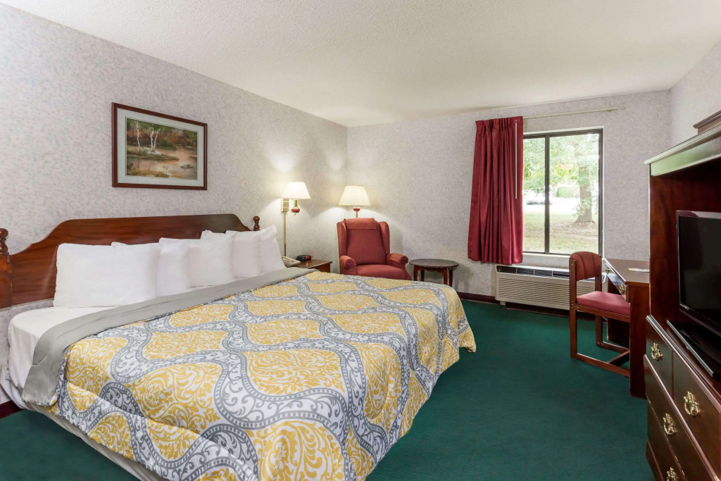 Days Inn by Wyndham Battlefield Rd/Hwy 65
