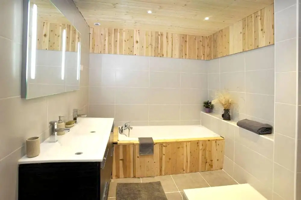 House With 4 Bedrooms in Saint-georges-de-lévéjac, With Wonderful Moun