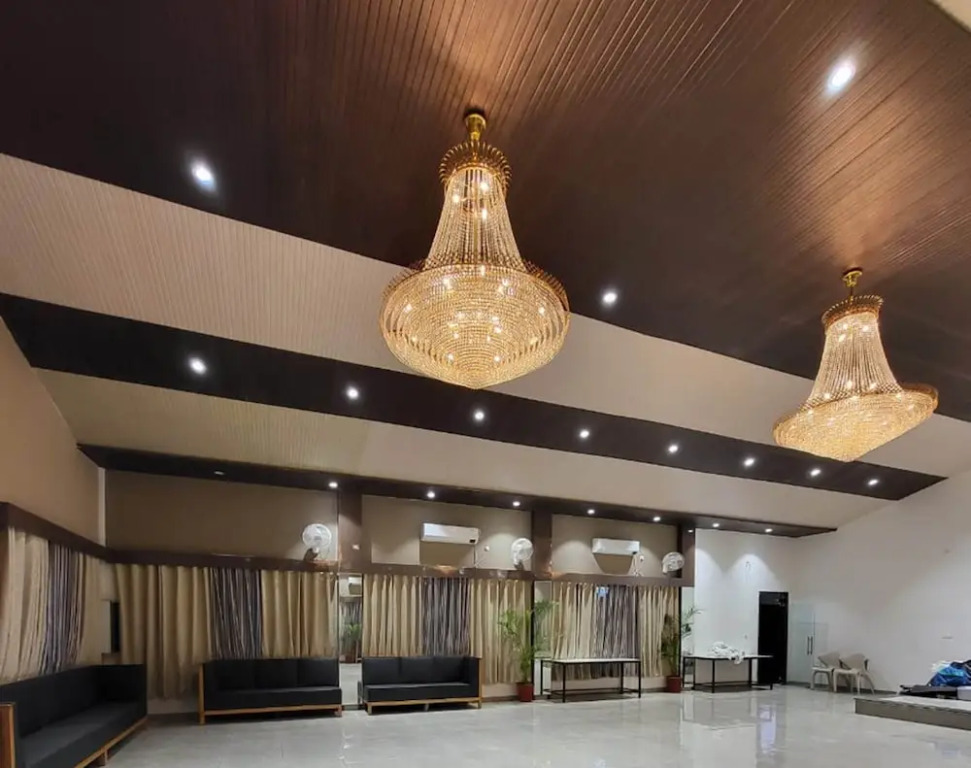 TGI Insignia Resort & Villa's