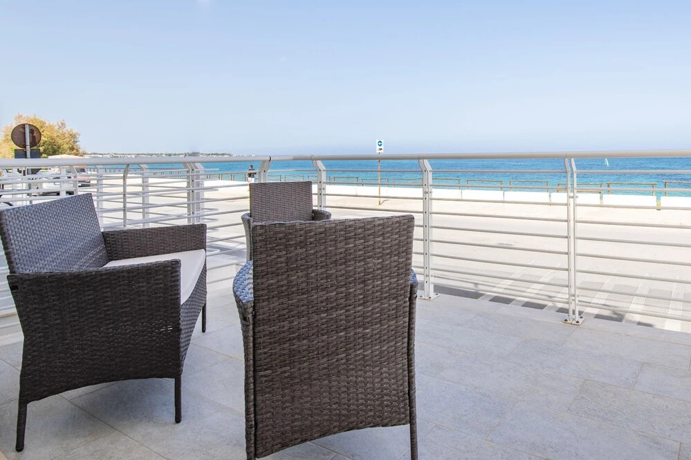 Topazio Apartment On Sea Shore