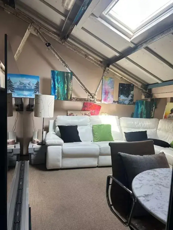 Arty Infused Loft With ac Near Emirates Stadium