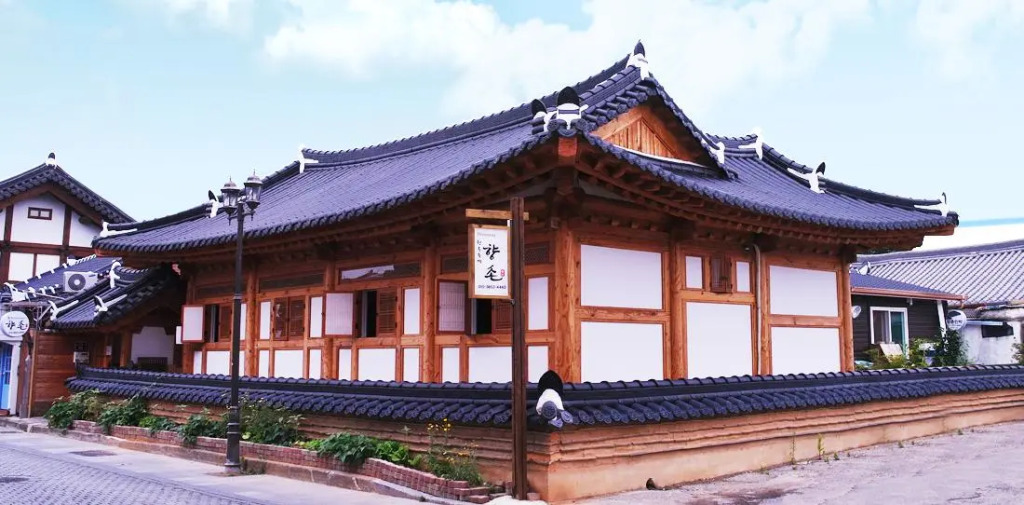 Jeonju Hanok Maeul Sukbak Hyangchon