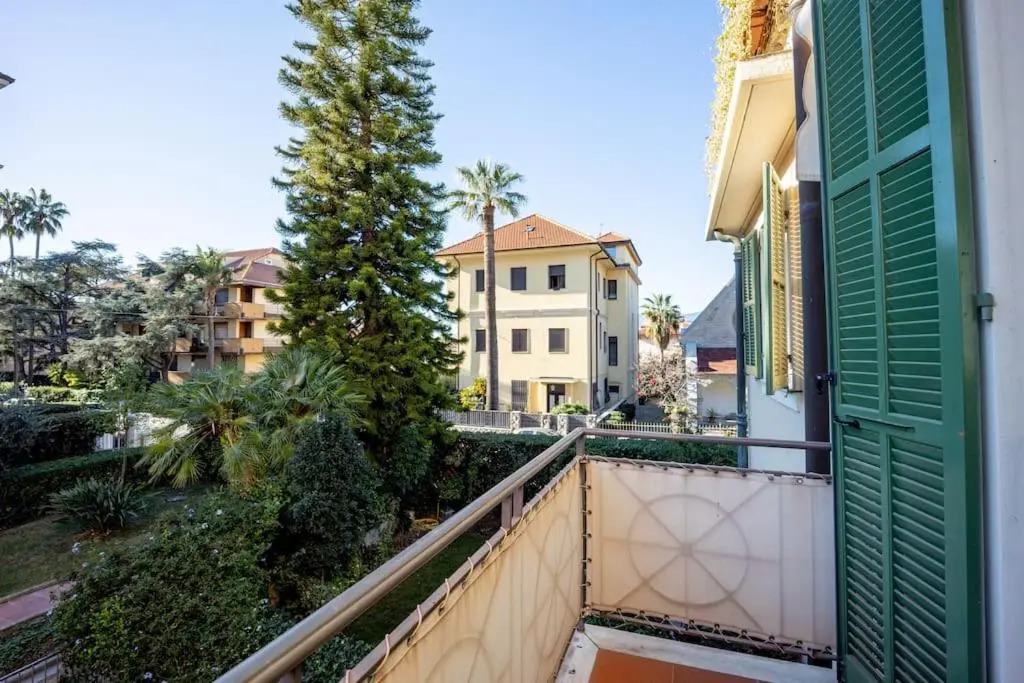 Victoria Hall Bordighera - 2 bedroom apartment - Parking