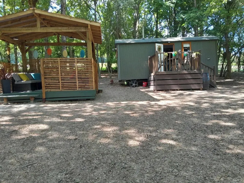 Little Greenwood Shepherd Hut - Sleeps 2
