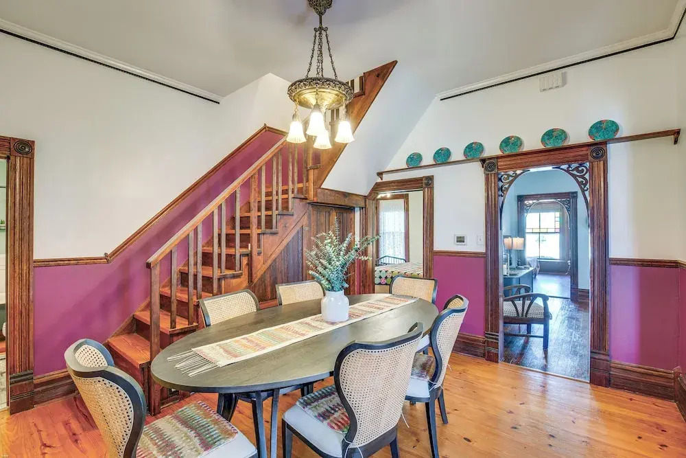 Granbury Home w/ Fire Pit, Walk to The Square!