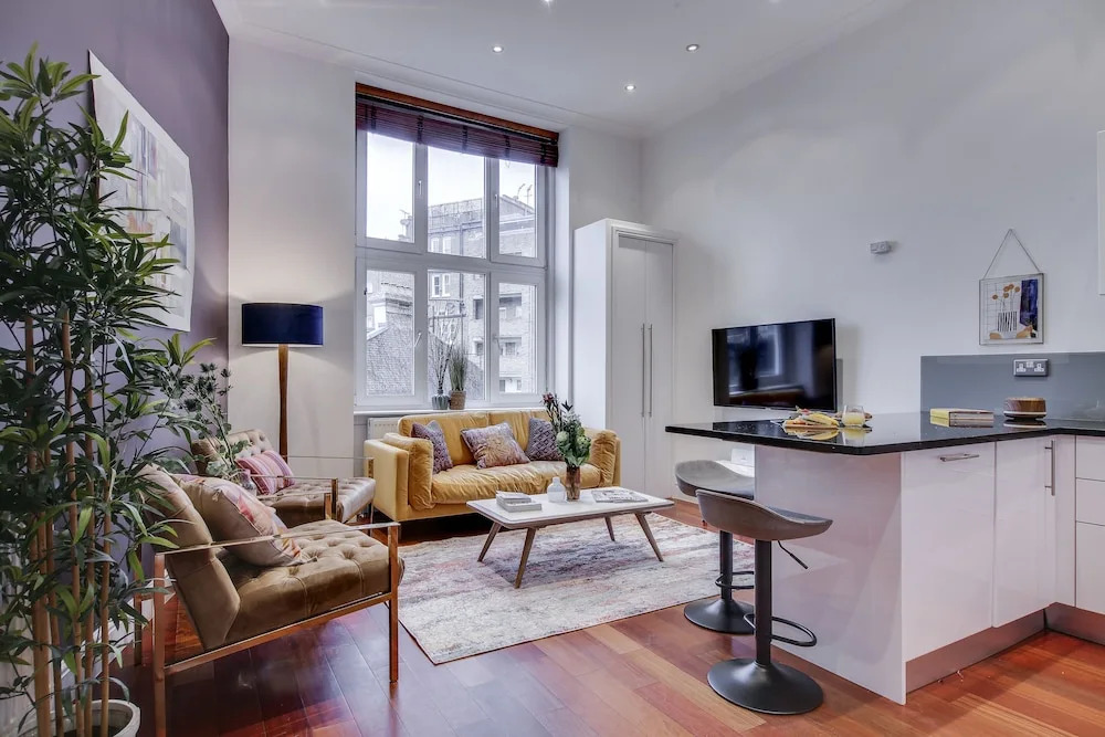 The Lexham Gardens Escape - Central 2BDR with Balcony