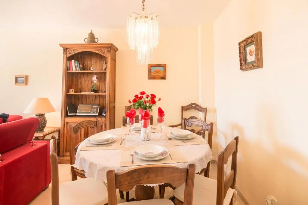 2233-Lovely 2 bedrooms on the beach, pool and port