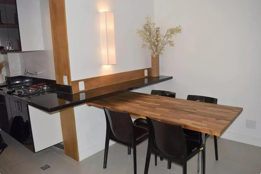 Apartment in Copacabana for up to 4 People 100m From the Beach Cavirio Nsc1003
