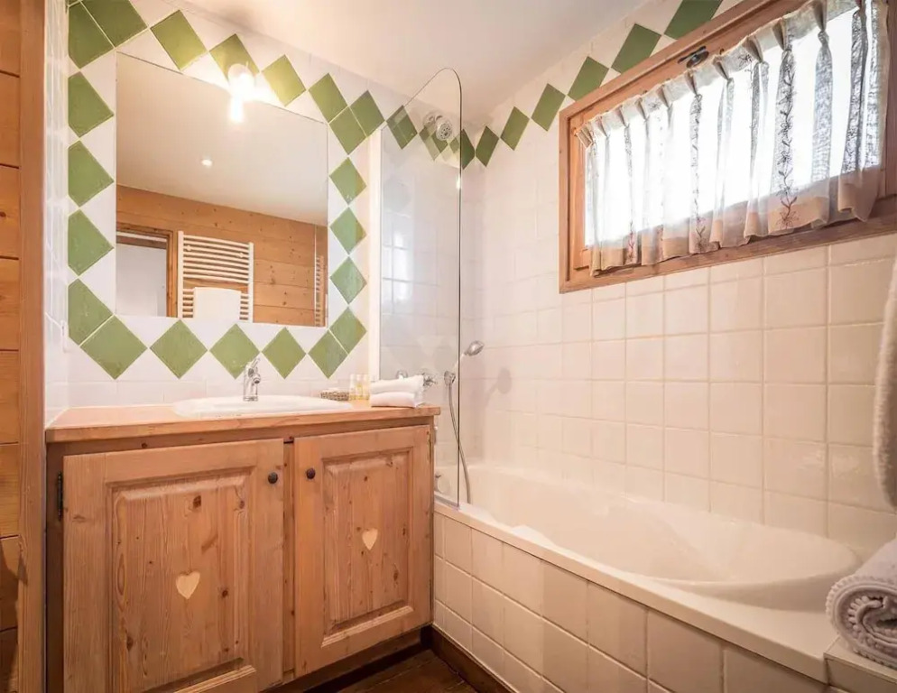 Quietly Located Chalets With Hammam