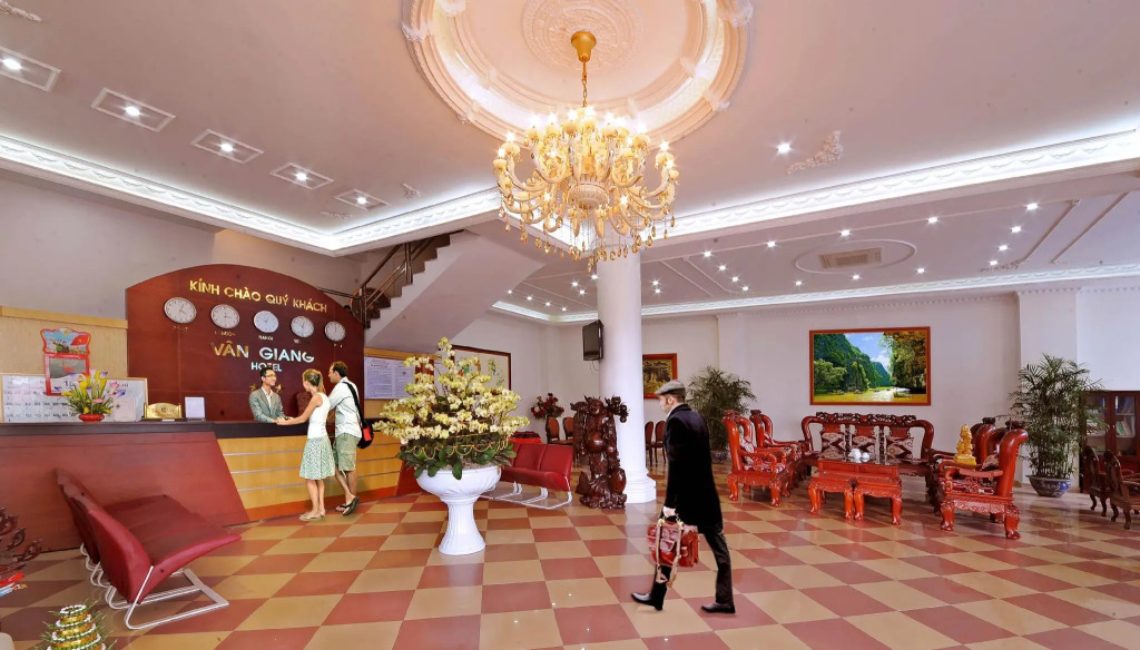 Van Giang Hotel