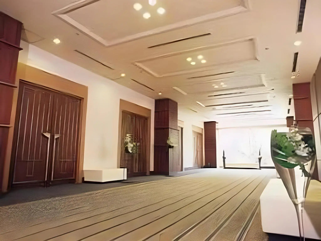 Cypress Garden Hotel