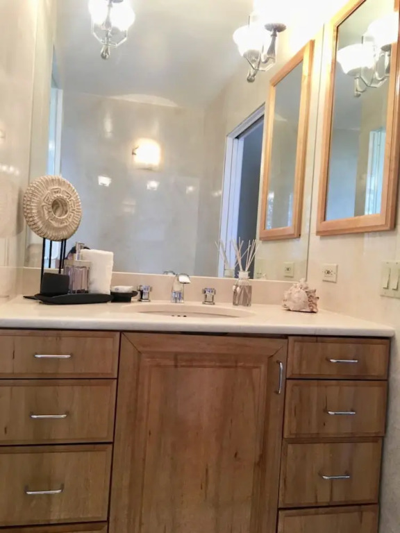 Penthouse 701 2 Bedrooms 2 Bathrooms Condo