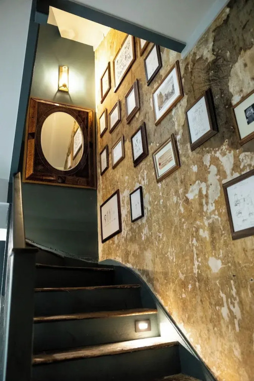 The Gas Lamp Hotel