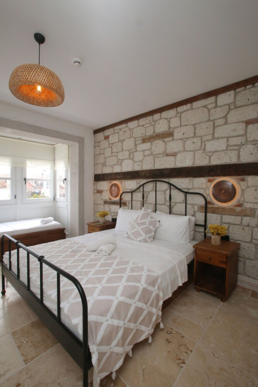 Alaçatı Taş Otel