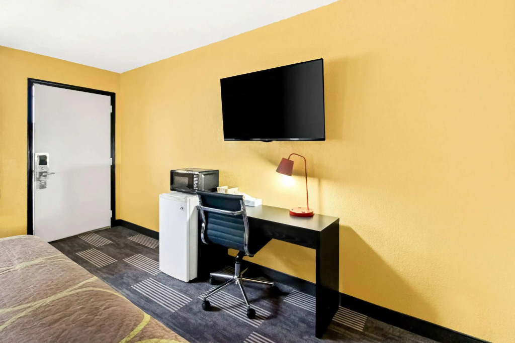 Super 8 by Wyndham Vandalia/Dayton International Airport