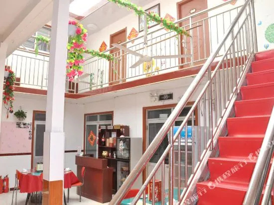 Longhe Yujia Hotel