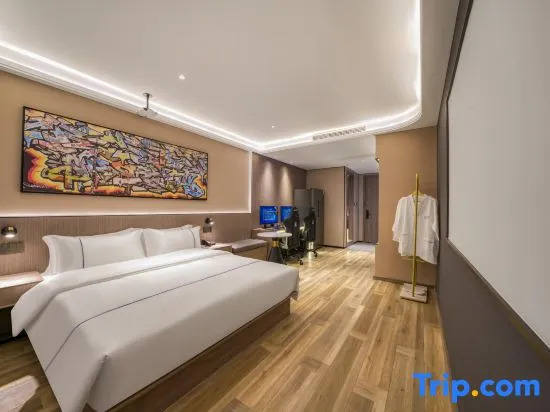 Ningbo Huayingyue Hotel (Tianyi Square City God Temple Commercial Pedestrian Street Store)