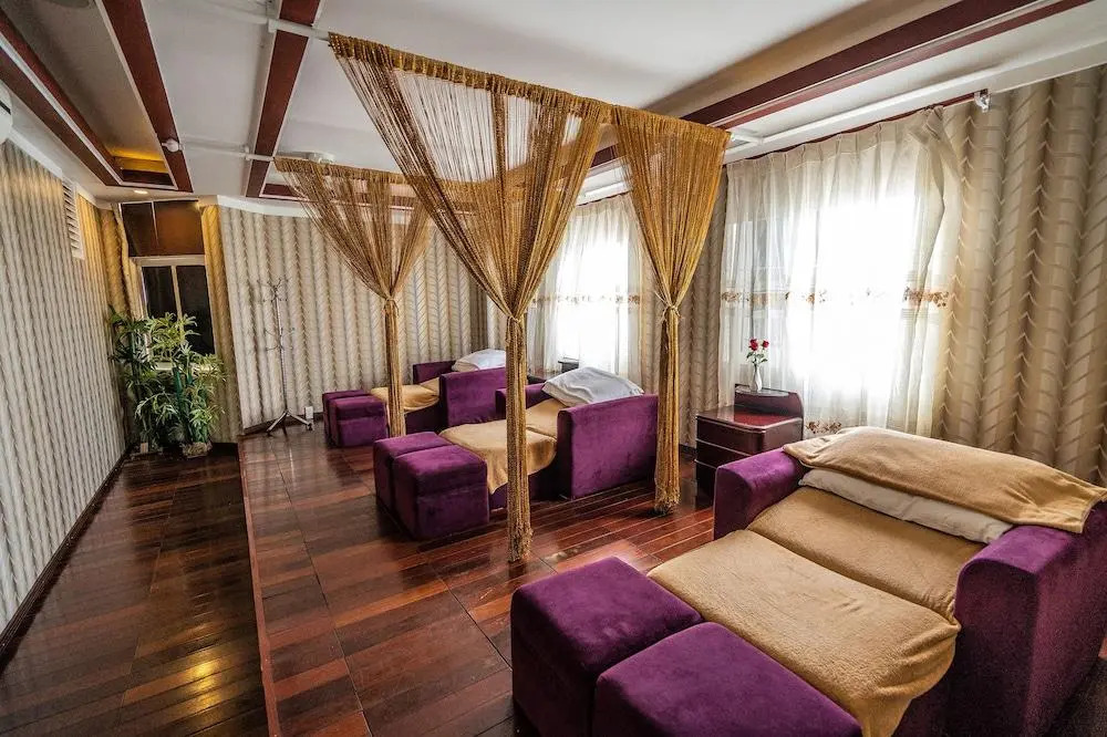 Duc Long Gia Lai Hotels & Apartment