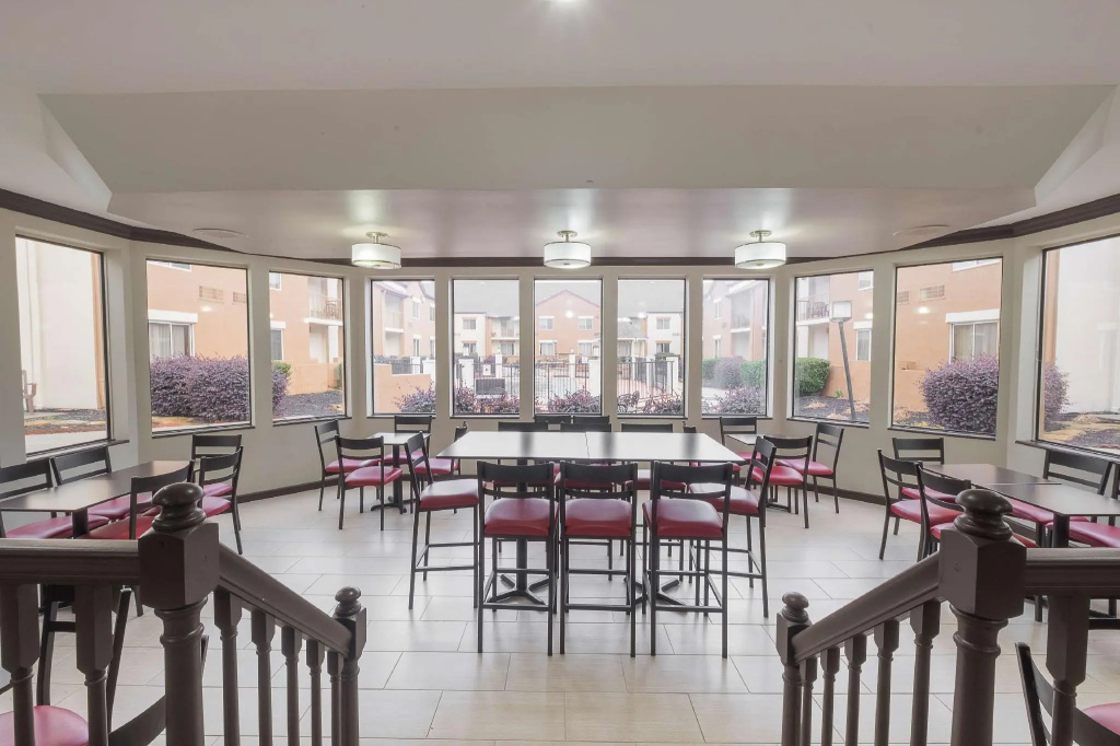 Red Roof Inn PLUS+ & Suites Knoxville West - Cedar Bluff