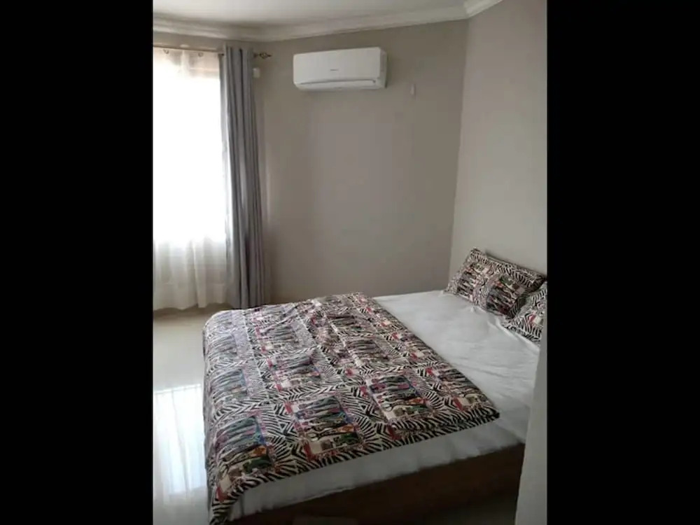 4 Bedrooms Exclusive Apartment in Jesmondin