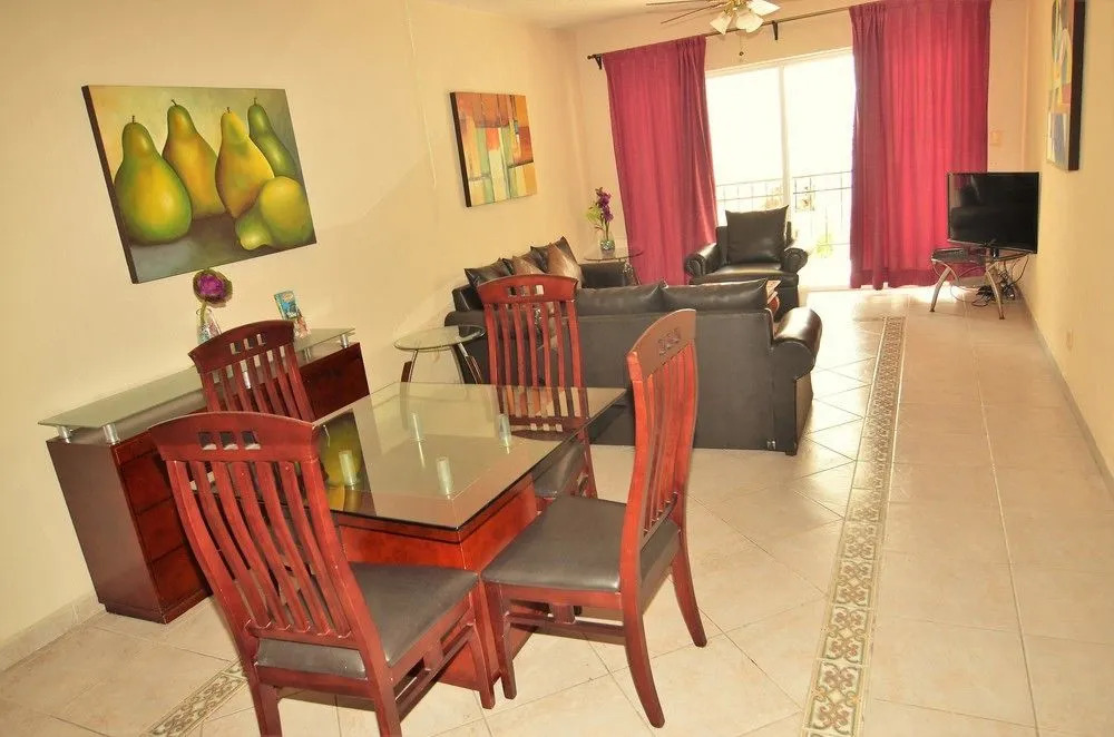 Ground level Apartment w Balcony RDS