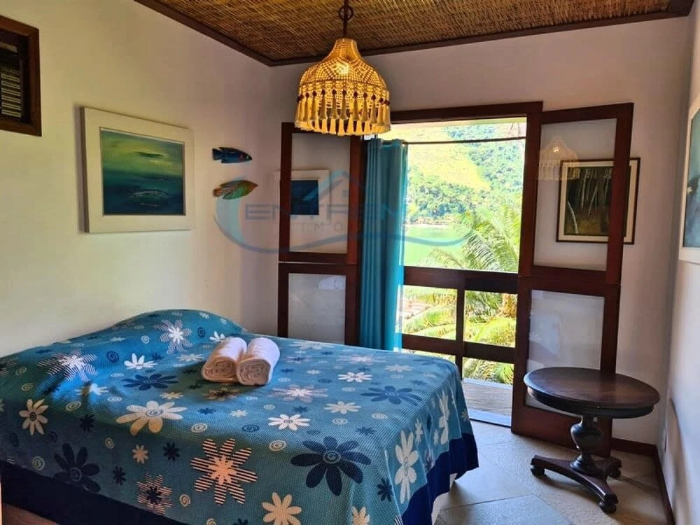 Mans o Magn Fica de 8 Quartos Frente mar