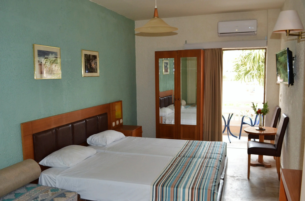 Sunset Beach Hotel