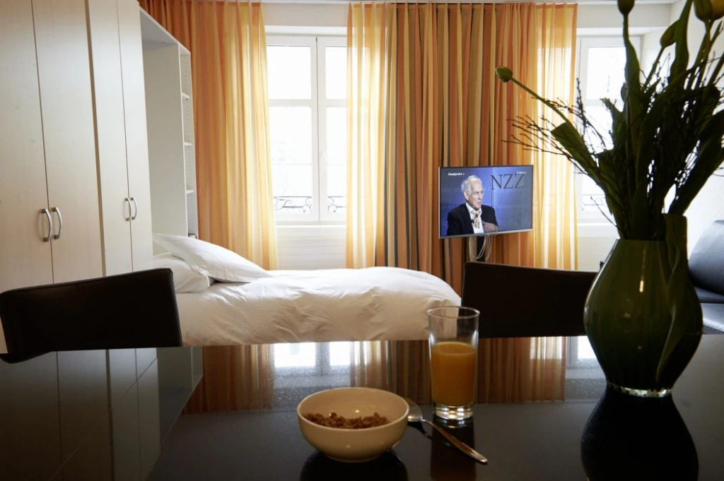 Apartment 79