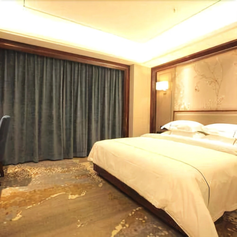 Huihe Hotel (Huojucun Metro Station)