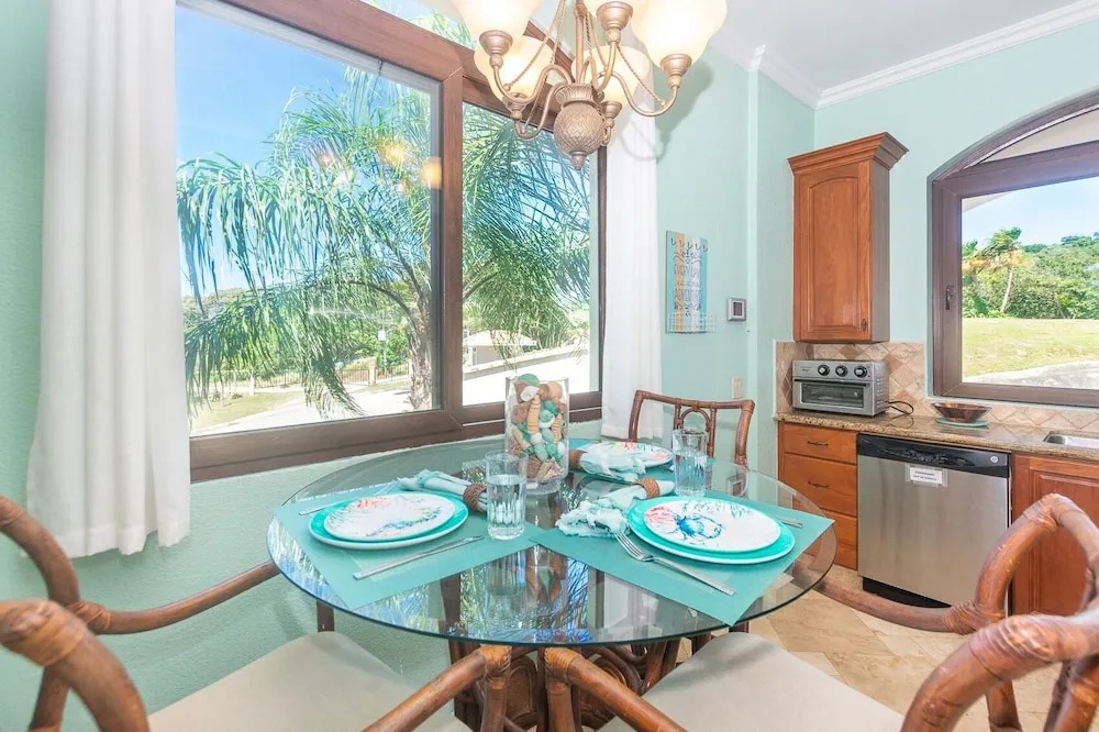Keyhole Bay Condo 10 1 Bedroom Condo by RedAwning