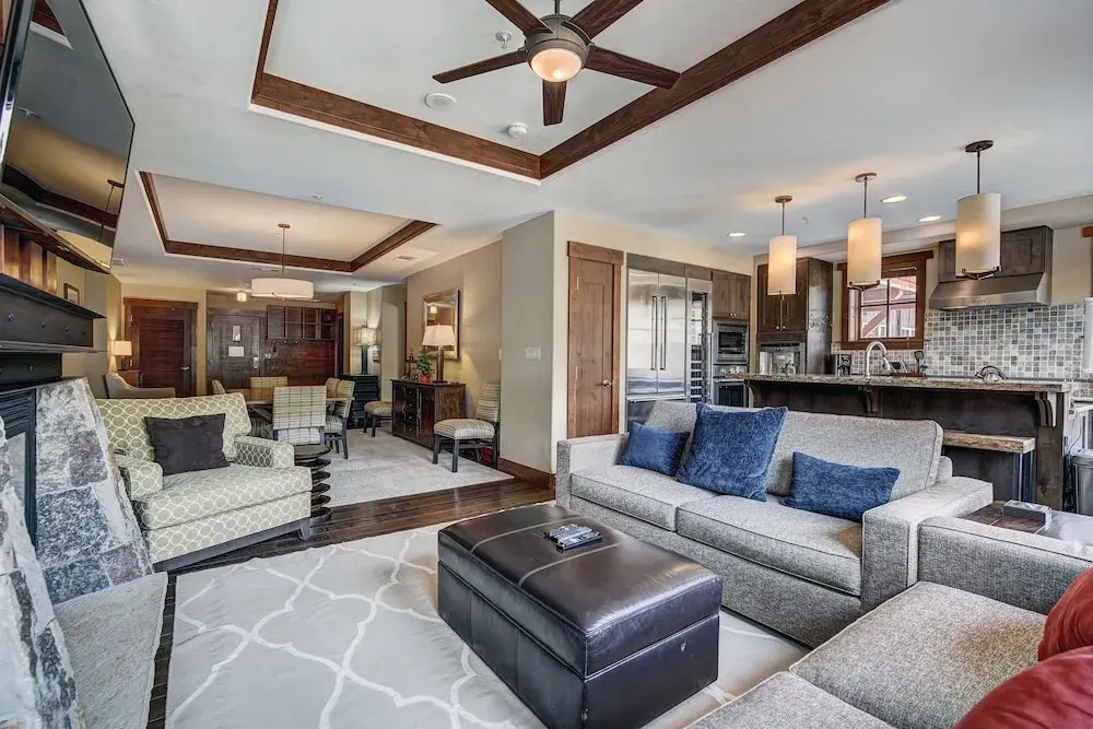 Luxury 4 Bedroom Condo on Peak 8 4 Condo