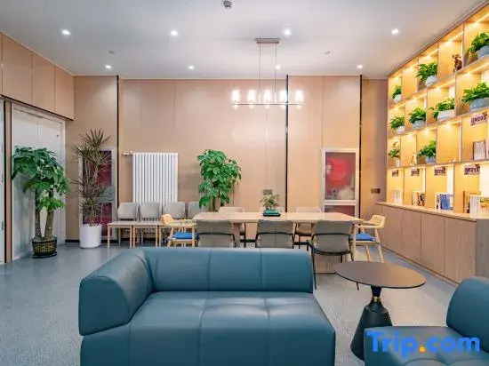 Super 8 Hotel (Beijing Chongwenmen Tongren Hospital)