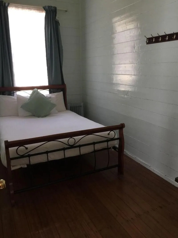 Lake Leake Inn