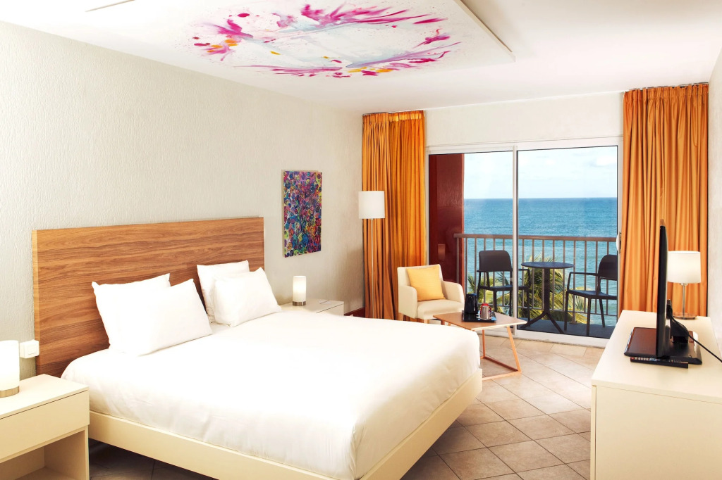 Hotel Arawak Beach Resort