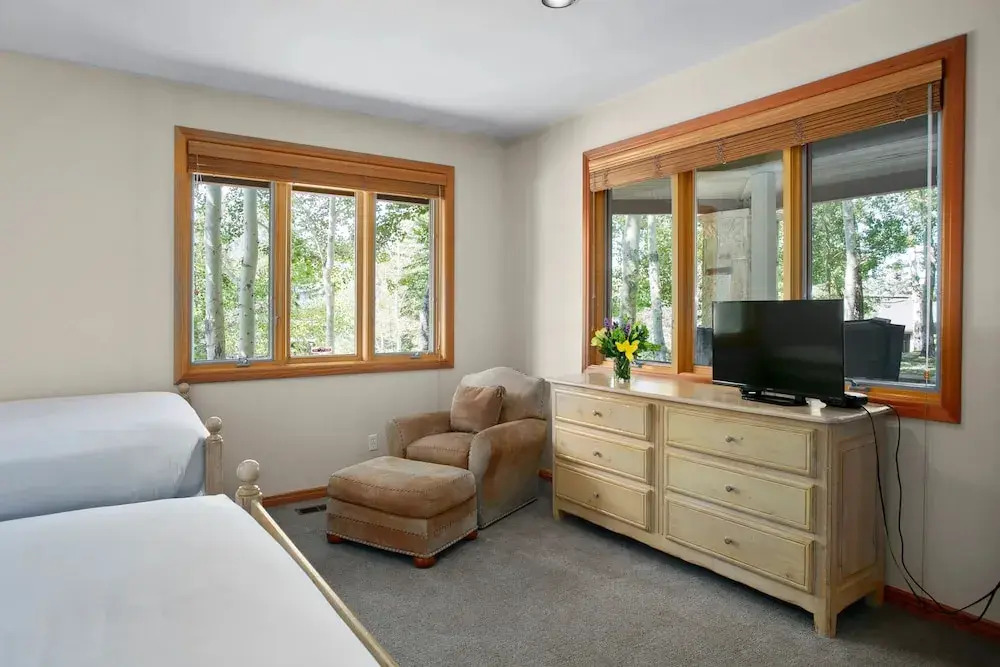 Twin Pines at Deer Valley Resort - Three Bedroom Condo with Hot Tub #5 3 Condo