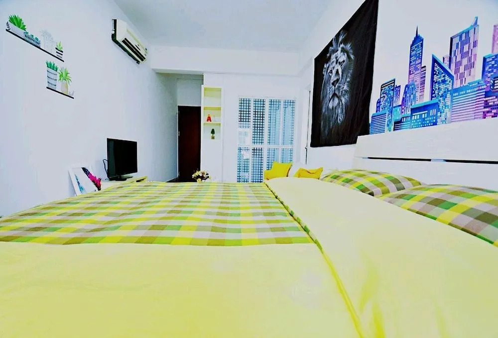 Avatar Young Lion Large Queen Bed & High Rise View