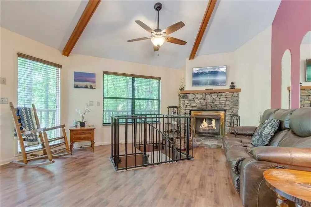 Smoky View Chalet, 2 Bedrooms, Pool Table, Foosball, Pool Access, Sleeps 6
