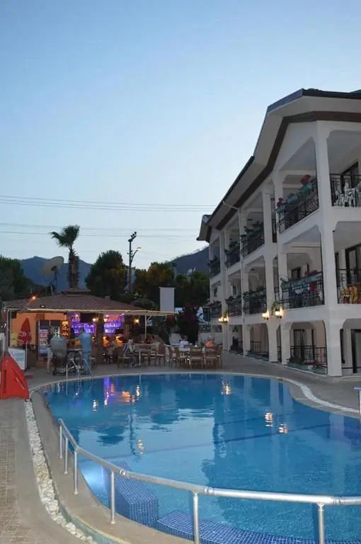 Leons Sun Village Apartments