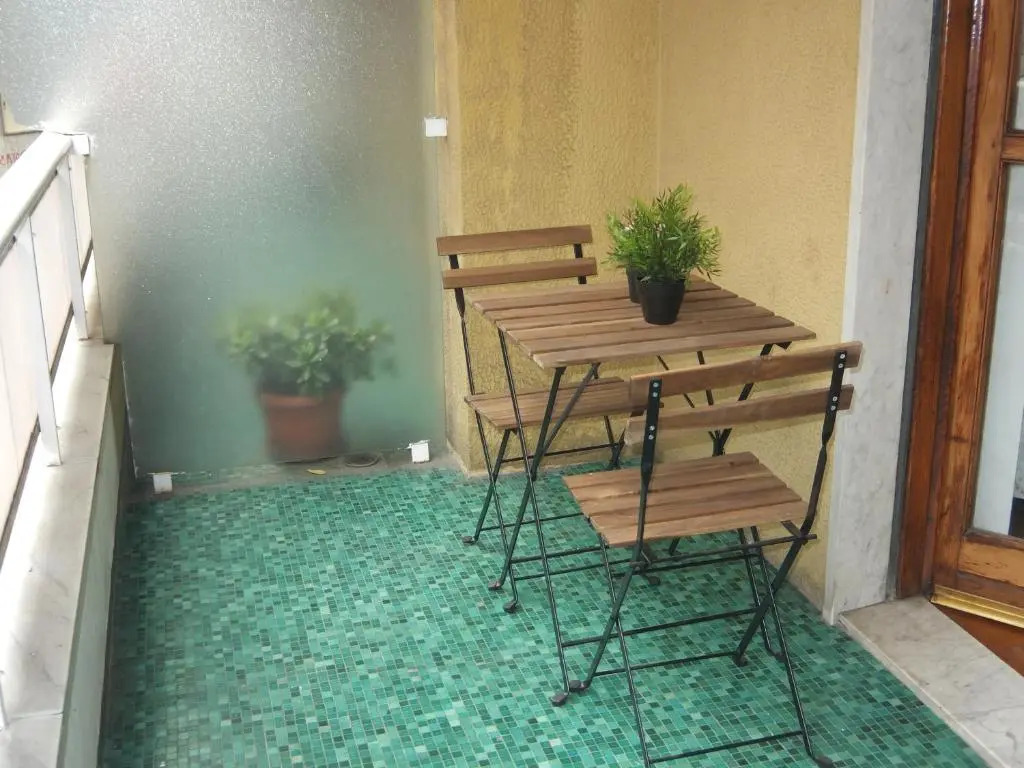 Elegante, signorile bilocale lungo il fiume Po