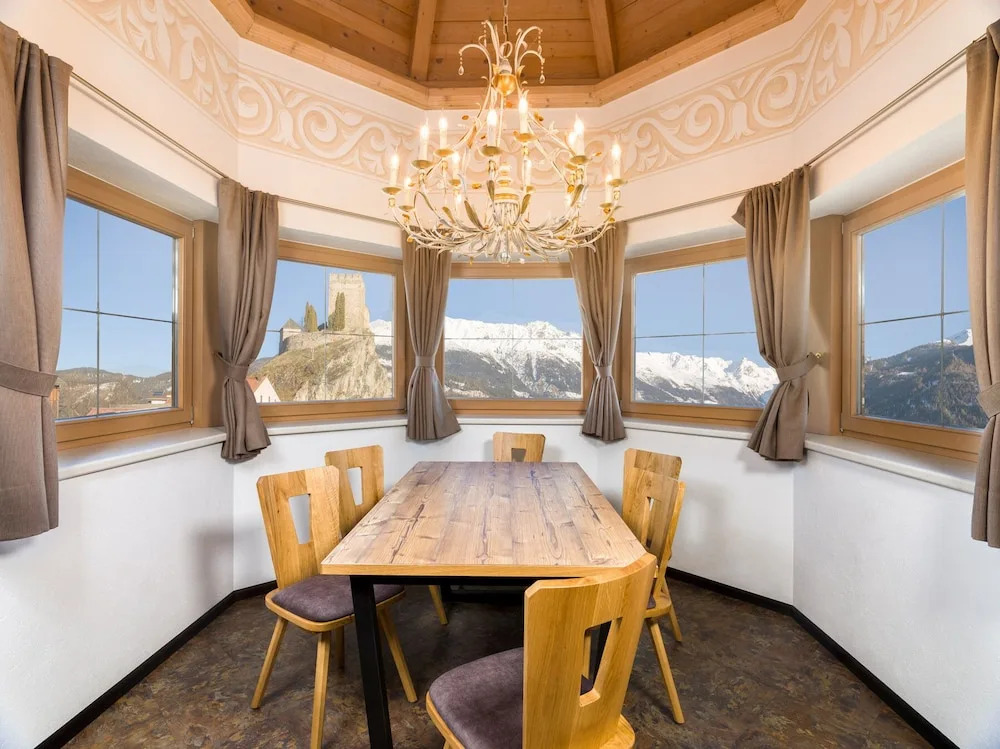 LAUDEGGHOF Ladis - Apartments with Castle Views