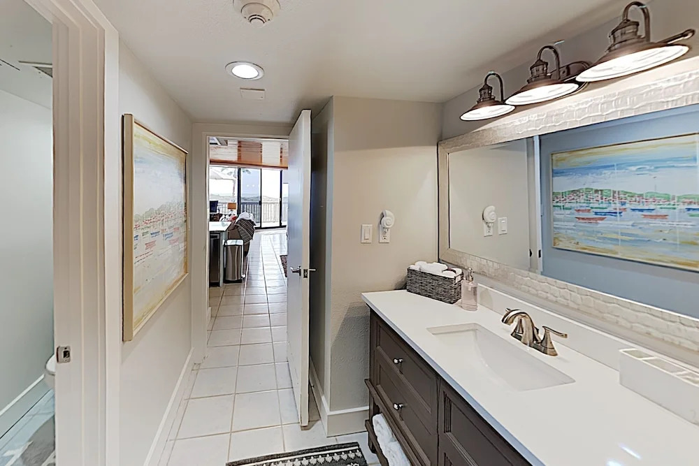 Sparkling W/ Pool, Hot Tub & Beach Boardwalk 1 Bedroom Condo
