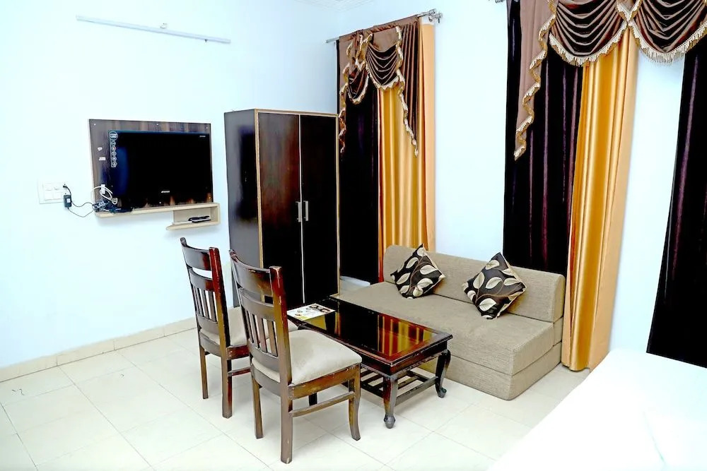 Hotel 4 U Rishikesh - Hostel