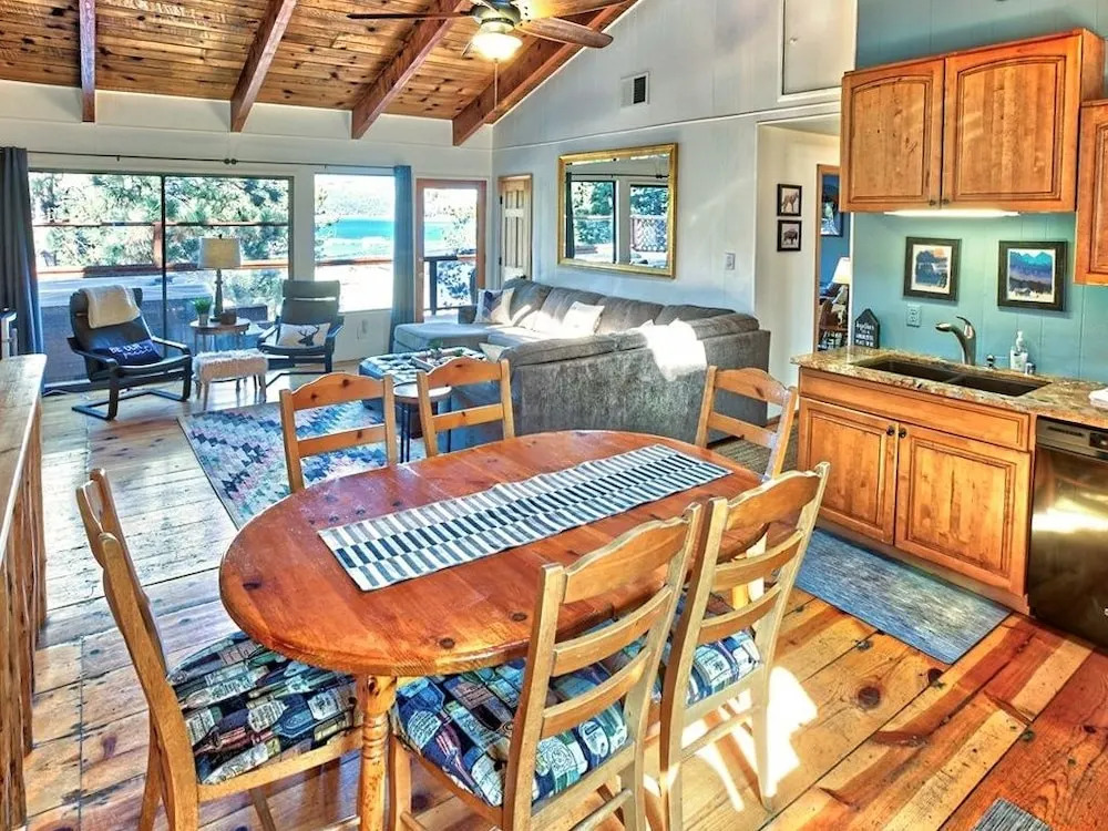 40289 Lakeview Home 4 Bedrooms 2 Bathrooms Home